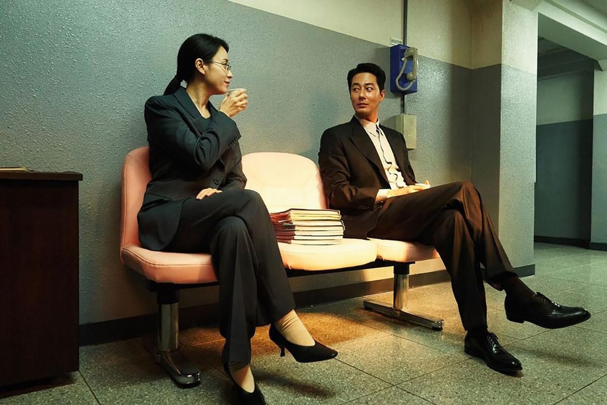 Jo In Sung va Han Hyo Joo ket hop an y trong “Moving“. Anh: Nha san xuat