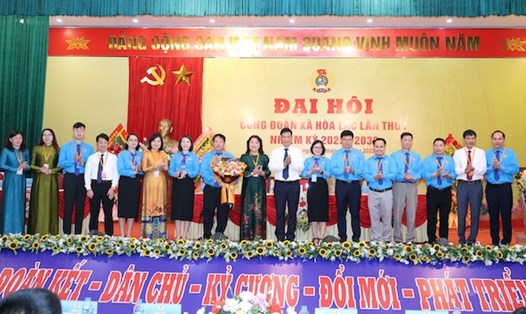 Công đoàn xã Hòa Lạc phấn đấu 95% các doanh nghiệp có tổ chức Công đoàn thương lượng, ký kết Thỏa ước lao động tập thể. Ảnh: Mạnh Quân