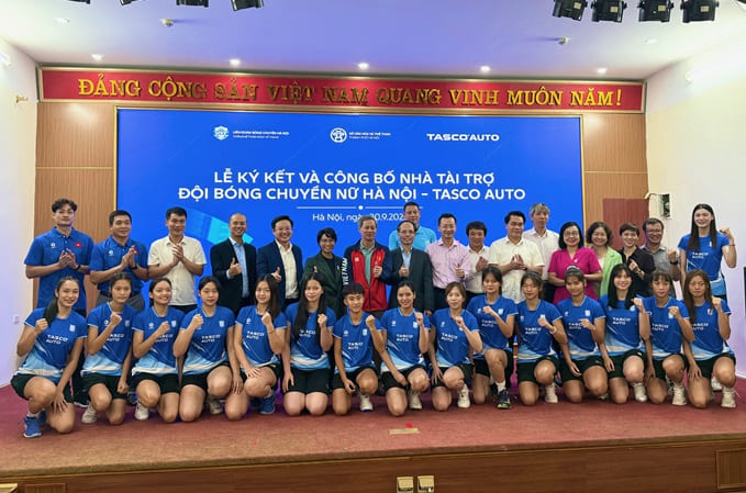 ハノイ女子バレーボールチームは2025年全国Aリーグ優勝を目指しています。写真:ホアイ・ベト