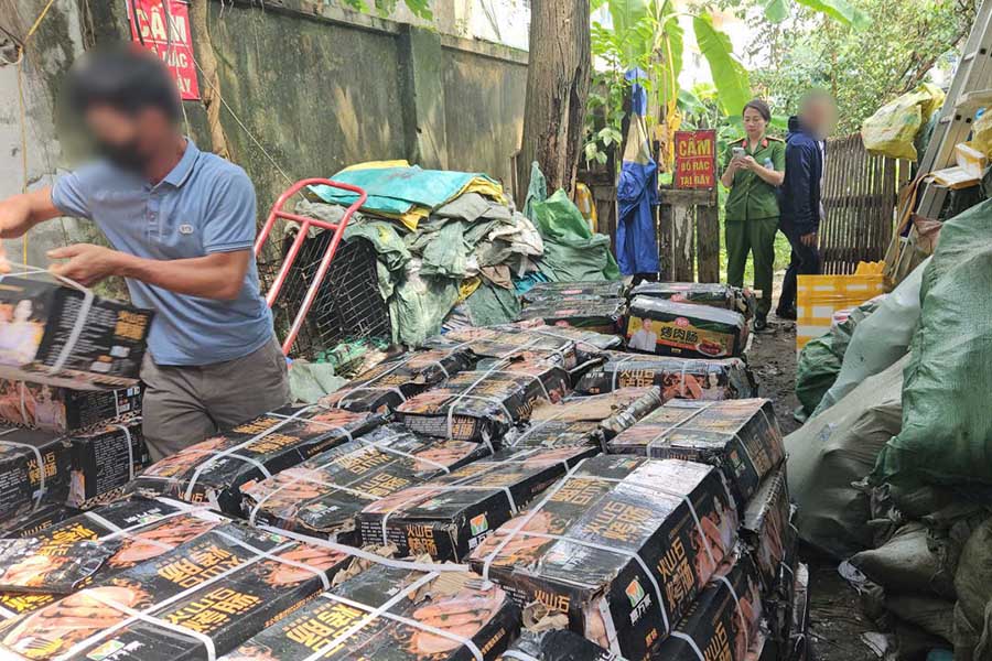 So luong lon lap xuong khong ro nguon goc bi tam giu. Anh: Doi QLTT so 14