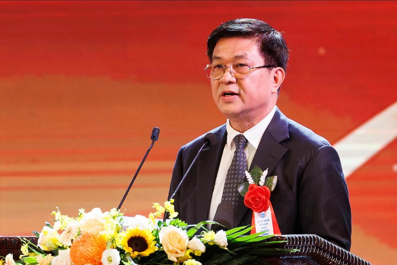 Dr. Lawyer Do Ngoc Thinh - President of the Vietnam Bar Federation delivered a speech at the Savings Ceremony. Photo: Hai Nguyen