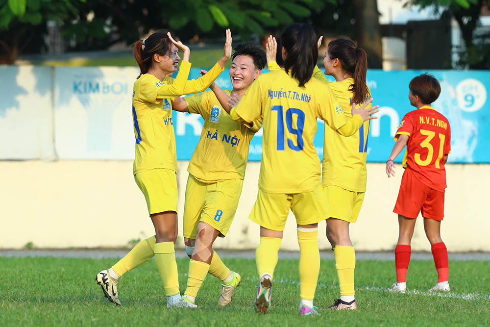 Ha Noi gana contundentemente en la jornada 9 del Campeonato Nacional de Futbol Femenino - Copa Thai Son Bac 2025. Foto: VFF