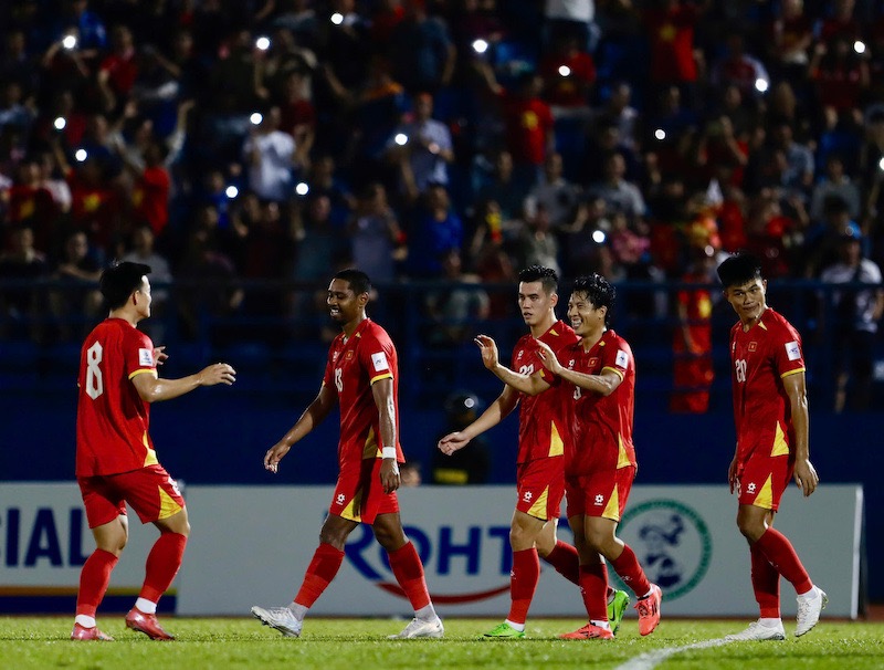 베트남 대표팀 네팔에 3-1 승리. 사진: 탄 부