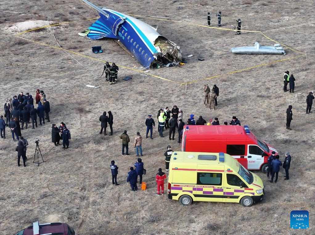 Hien truong vu roi may bay Azerbaijan ngay 25.12.2024. Anh: Xinhua