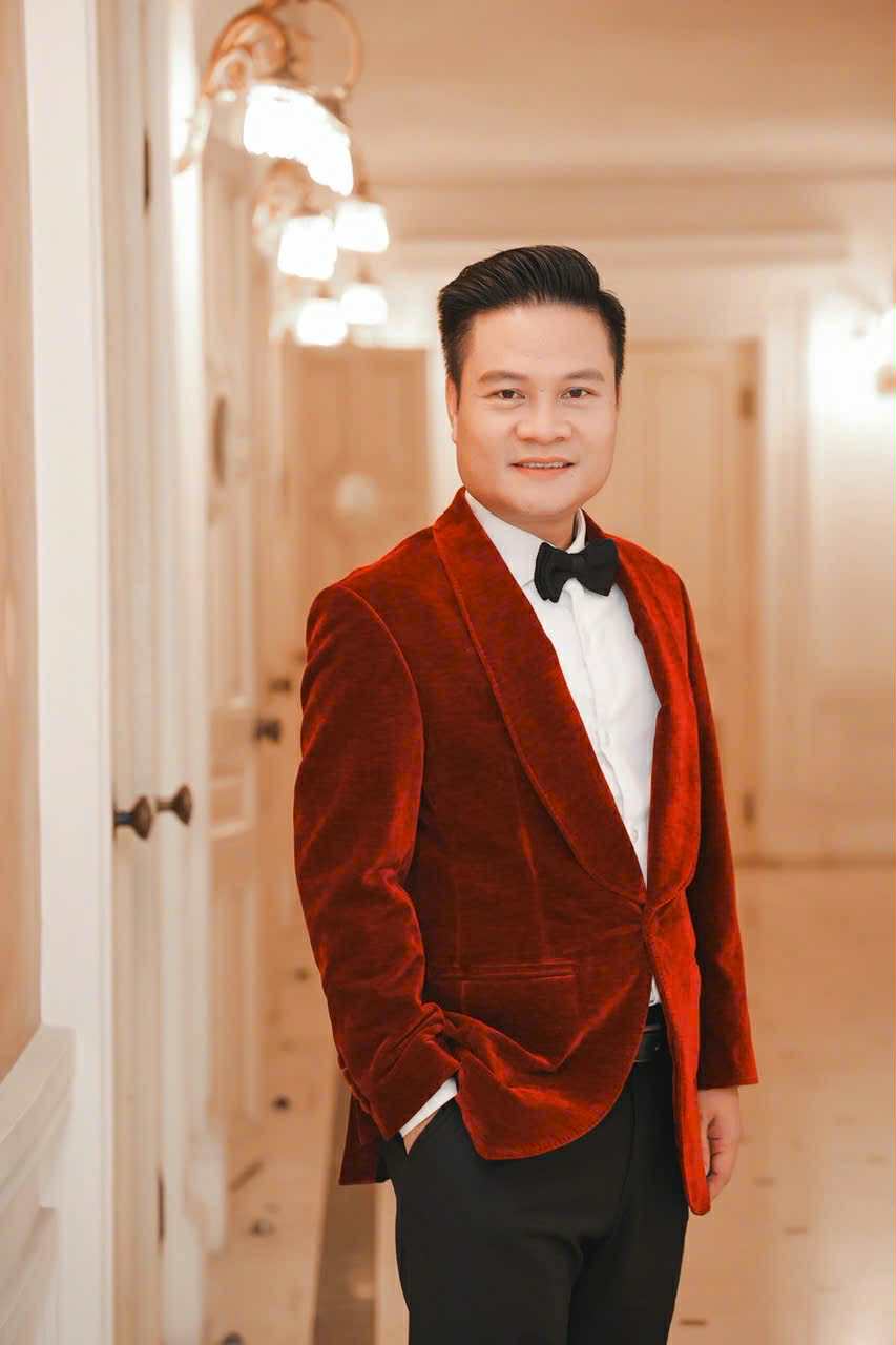 “CD “Neu…” khong chi la mot album ky niem mua thu ma con la mot san pham am nhac chat luong, minh chung cho su hop tac hieu qua giua tac gia, nguoi hoa am va cac nghe si. Toi tin rang, album se la mon qua tinh than y nghia cho khan gia yeu nhac tru tinh”, NSUT Hoang Tung cho hay.