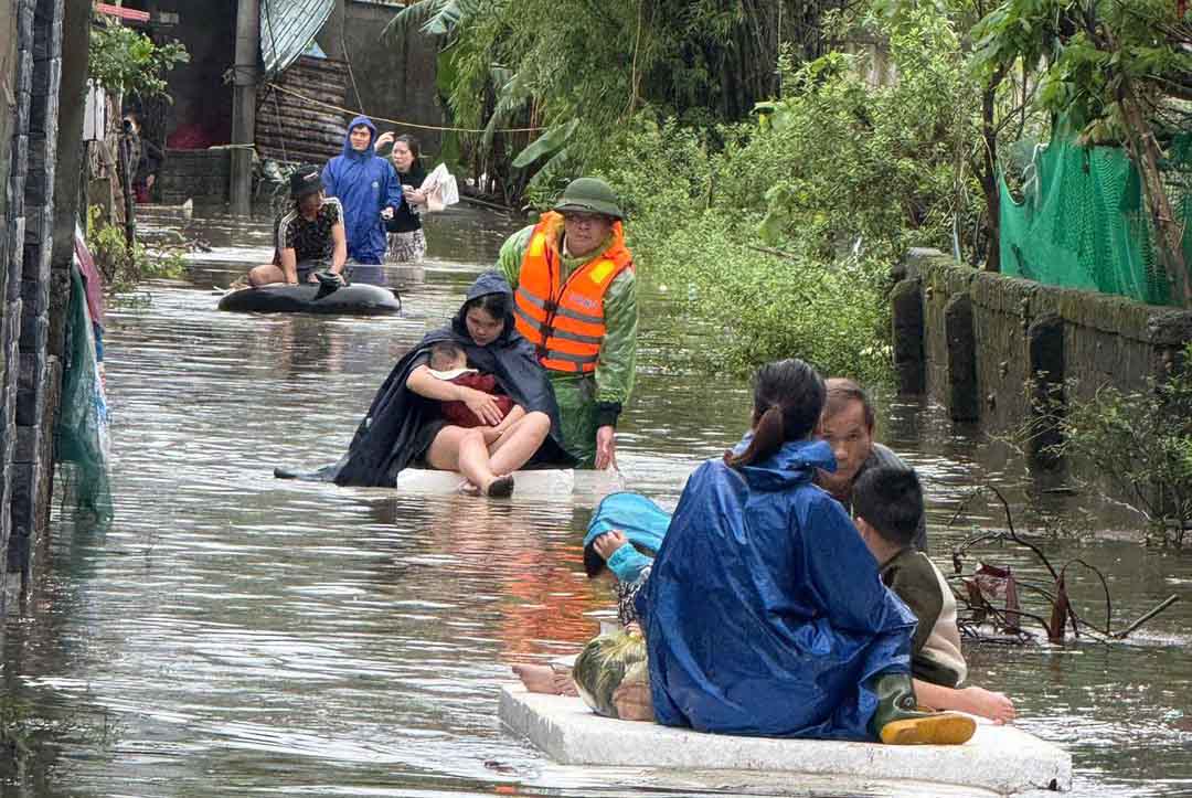 Ngap lut o phuong Vung Ang. Anh: Hoang Anh.