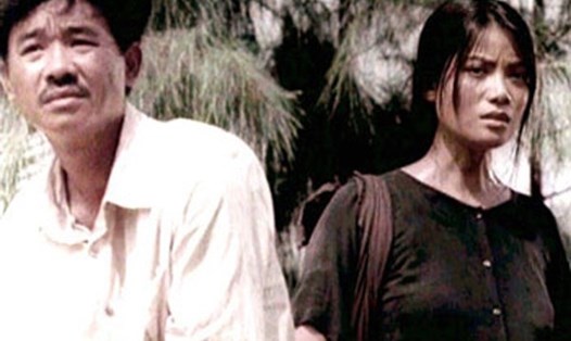 Hình ảnh trong bộ phim Áo lụa Hà Đông có sự tham gia diễn xuất của Trương Ngọc Ánh, NSND Quốc Khánh. Ảnh: Nhà sản xuất