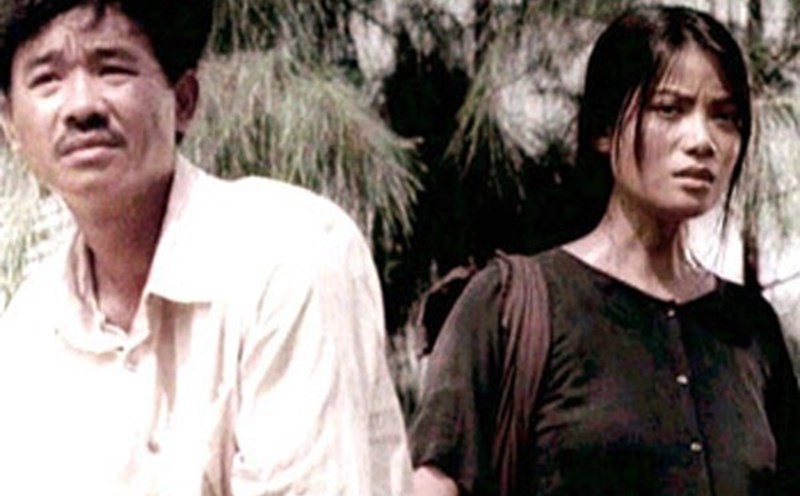 The image in the film Ha Dong silk shirt has the participation of Truong Ngoc Anh and People's Artist Quoc Khanh. Photo: Producer