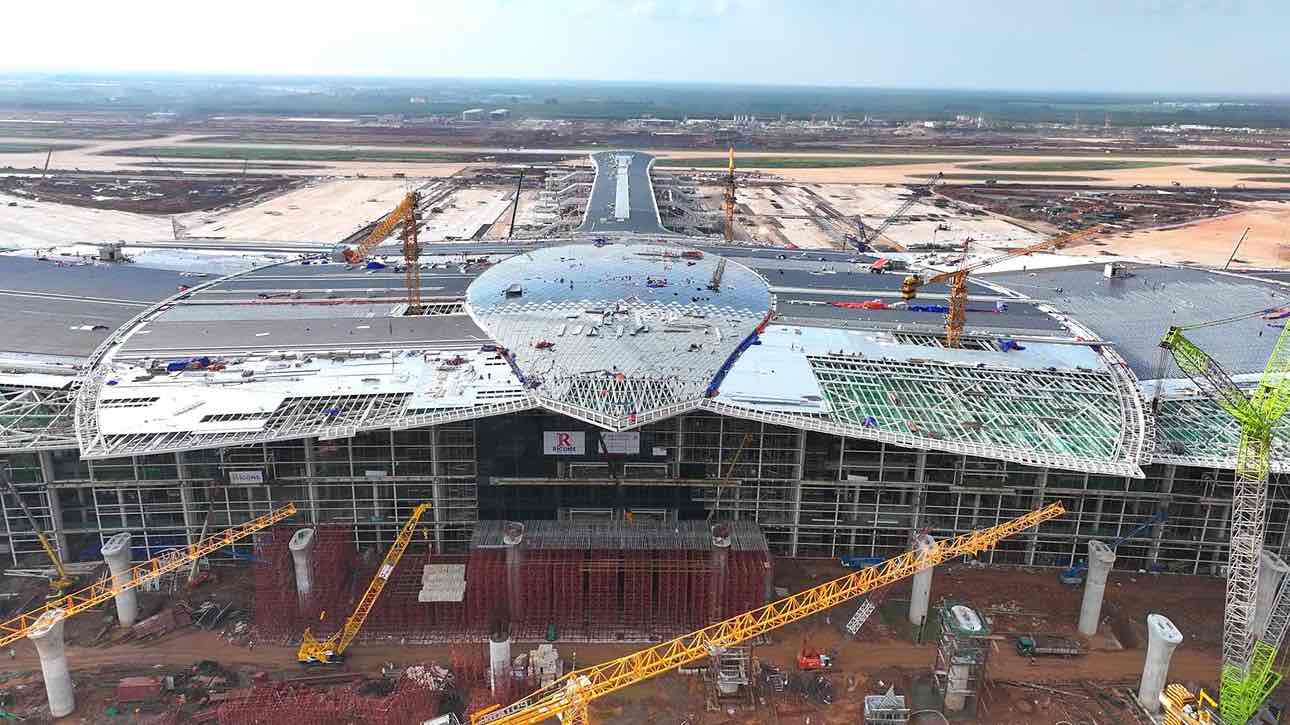 ACV recluta trabajadores para trabajar en el aeropuerto de Long Thanh en la comuna de Long Thanh provincia de Dong Nai. Foto: HAC