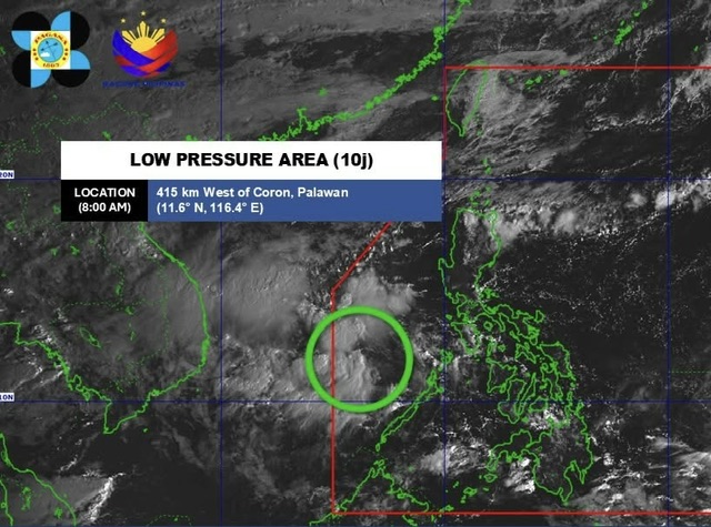 The low pressure is at about 11.6 degrees North latitude - 116.4 degrees East longitude, causing thunderstorms in the East Sea. Photo: PAGASA