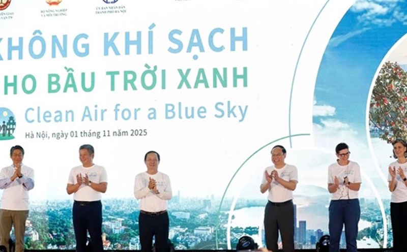 Hanoi promotes green conversion of public transport. Photo: Hong Thai