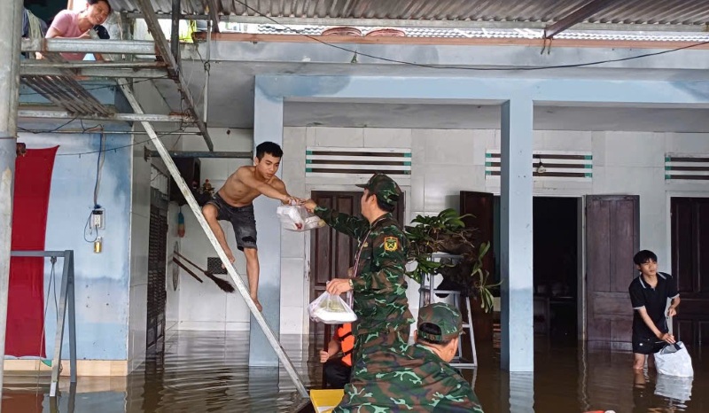 Mua lu gay thiet hai nang ne tai Da Nang, voi gan 76.500 ho dan bi ngap sau. Anh: Truong An