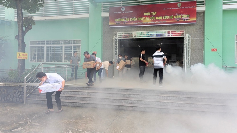 Xu ly tinh huong chay trong buoi thuc tap. Anh: Nghiem Tuc