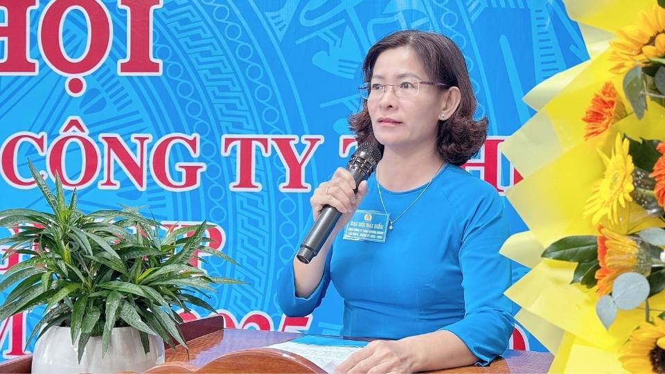 Ms. Nguyen Thi Kim Dung - Vice President of the Vinh Long Provincial Federation of Labor gave a speech at the Congress. Photo: Hoang Loc