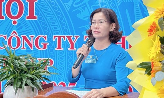 Bà Nguyễn Thị Kim Dung – Phó Chủ tịch LĐLĐ tỉnh Vĩnh Long phát biểu chỉ đạo tại Đại hội. Ảnh: Hoàng Lộc