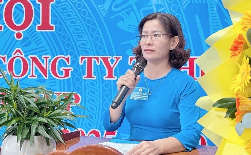 Ms. Nguyen Thi Kim Dung - Vice President of the Vinh Long Provincial Federation of Labor gave a speech at the Congress. Photo: Hoang Loc