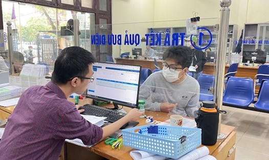 Quy định về chế độ trợ cấp dưỡng sức sau ốm đau, người lao động cần nắm rõ. Ảnh: Hà Anh