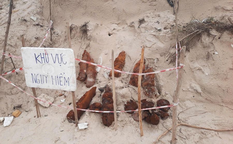 The explosives were discovered on the coast after the flood. Photo: Trieu Van Border Guard Station