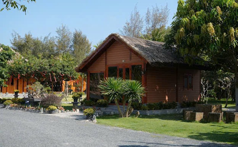 The government of Dai Lanh commune, Khanh Hoa has recognized the works at Son Dung Beach Resort built on agricultural land. Photo: Huu Long