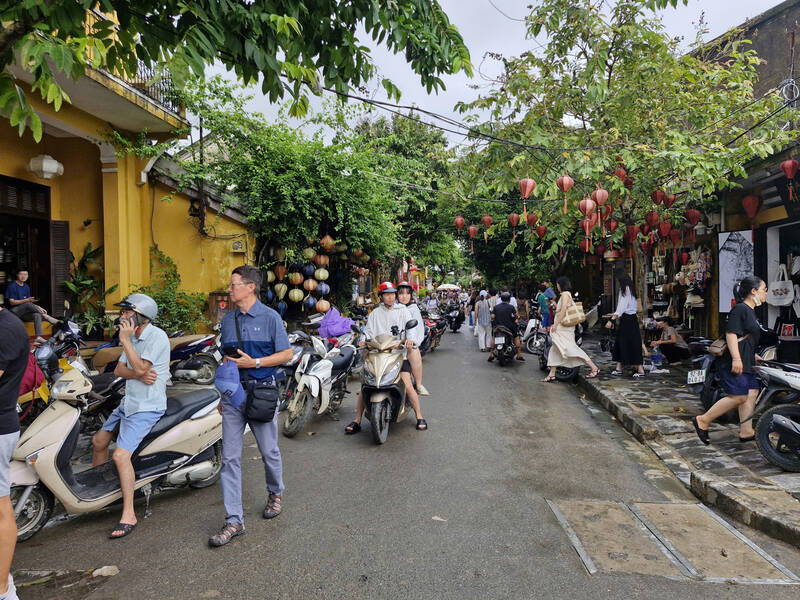 Mot so tuyen pho Hoi An da tro lai nhip song binh thuong. Anh: Thu Giang
