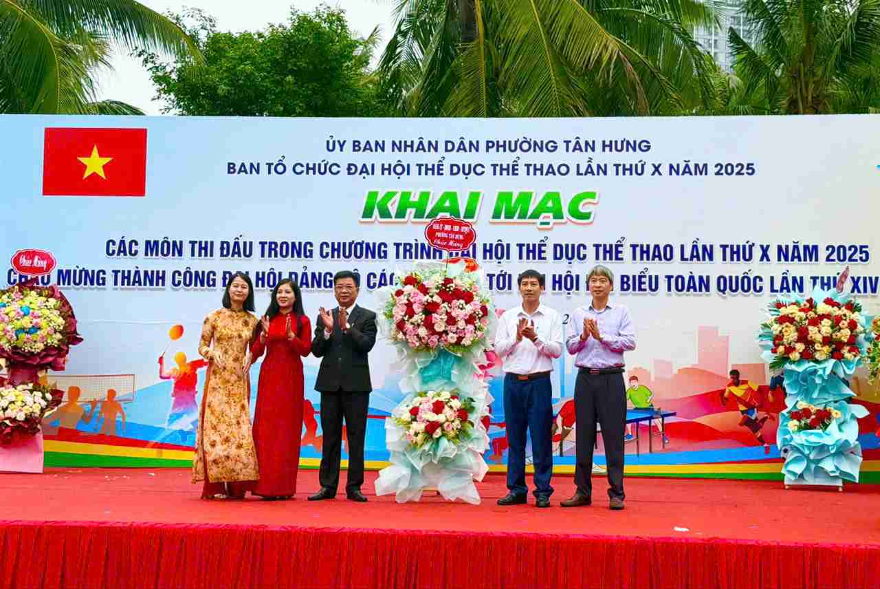 Khai hoi phong trao “Toan dan ren luyen than the” o phuong Tan Hung, TP Hai Phong. Anh: Vu Khuyen