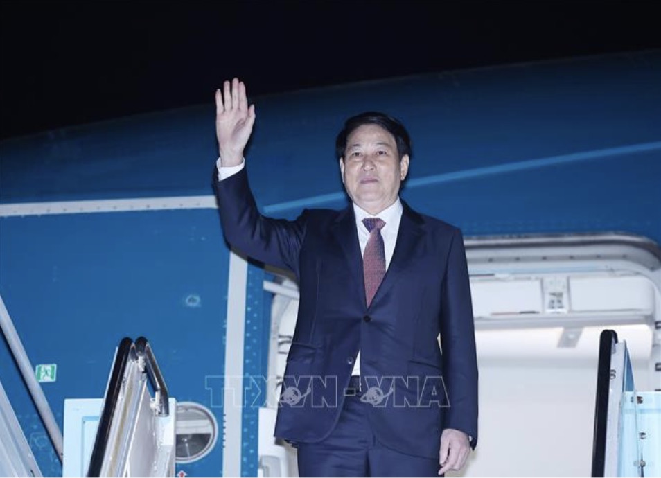 Politburo member and President Luong Cuong left Gimhae Airport, successfully concluding his trip to attend the 32nd APEC Summit Week and working bilaterally in Korea. Photo: VNA