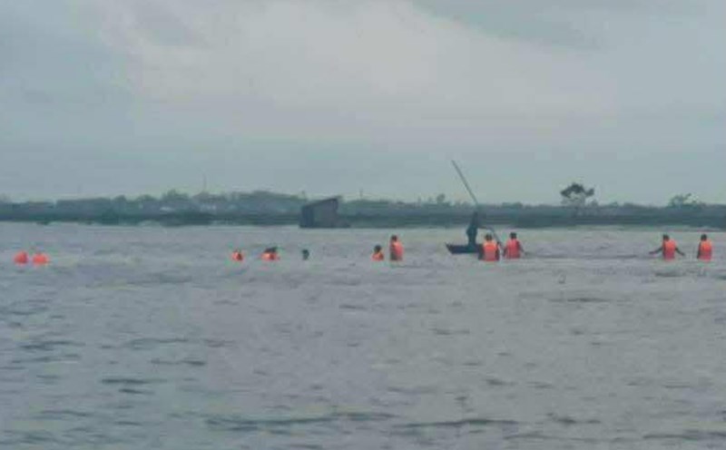 The authorities are searching for the missing man. Photo: Ly Son