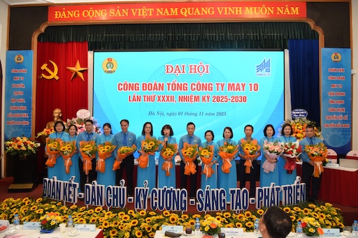 The 10th Congress, term 2025 - 2030, of the Trade Union of Garment Corporation 10 set a goal of applying a digital platform in managing union members. Photo: Trade Union