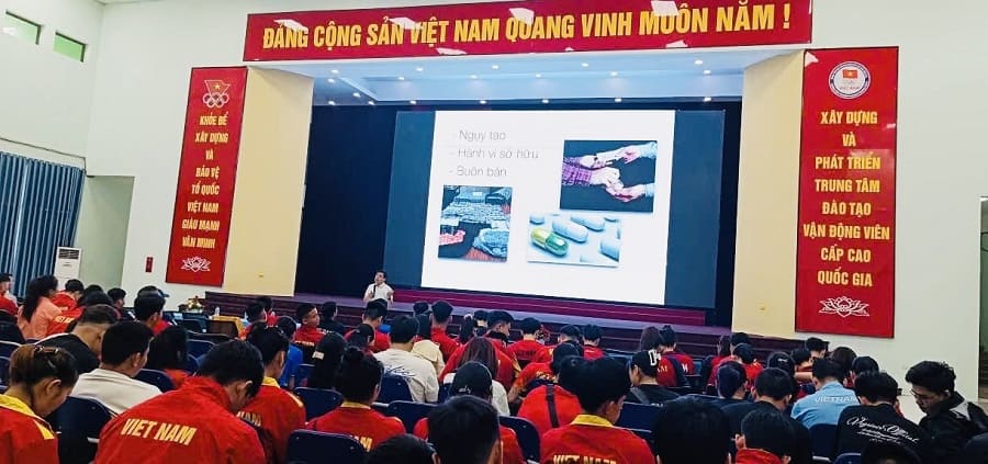 The Vietnam center for doping and sports medicine is implementing programs on doping prevention and control with coaches and athletes of the 33rd SEA Games. Photo: Trong Hai
