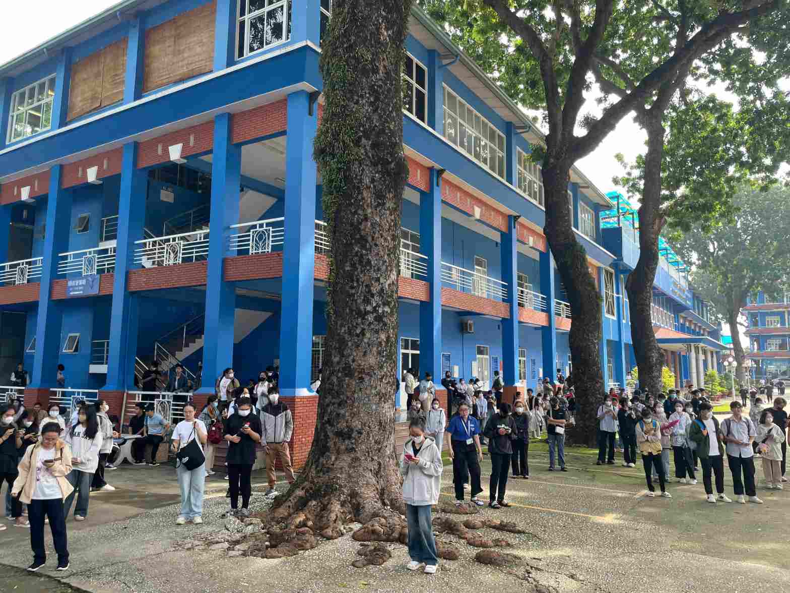 Thu Dau Mot University has just issued a notice to refund tuition fees to students. Photo: Dinh Trong