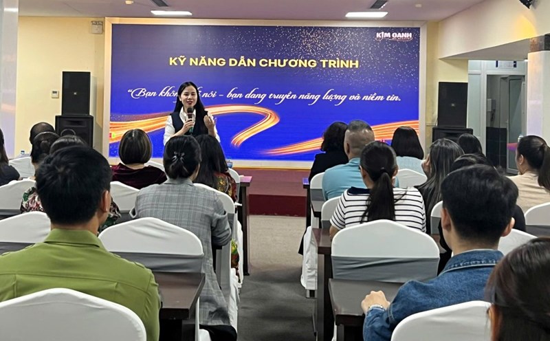 The school helps Hai Phong City union members improve their skills in organizing the program. Photo: Viet Nga