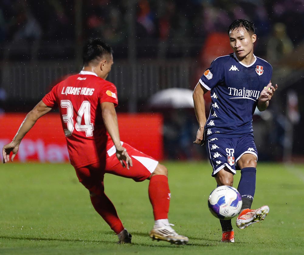 Sang hiep 2, voi nhung su dieu chinh nhan su va chien thuat hop ly cua huan luyen vien Chu Dinh Nghiem, Hai Phong da “lot xac” hoan toan.