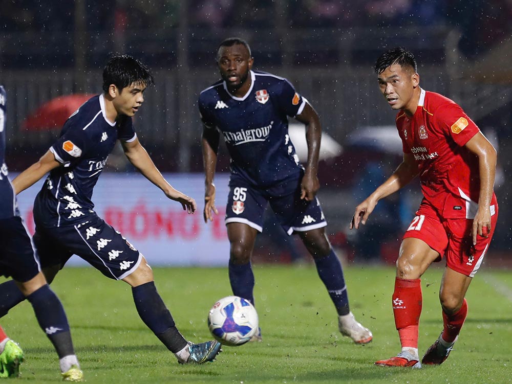 Suc ep lon duoc cac cau thu Cong an TPHCM duy tri den het hiep 1 nhung dieu khan gia mong cho la ban thang van khong xay ra.