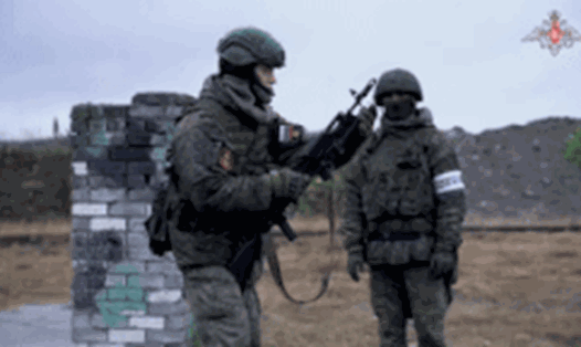 Lính Nga làm nhiệm vụ trên chiến trường. Ảnh: Bộ Quốc phòng Nga