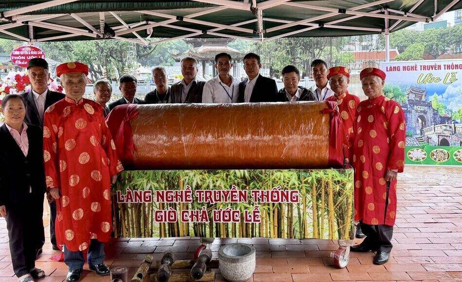 Cay cha que 100 kg gay chu y tai Festival Thang Long - Ha Noi 2025. Anh: Son Dang