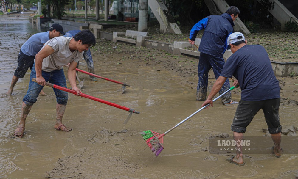 Du kien trong 2 ngay toi, cong tac don dep co ban se hoan thanh tai cac cong vien, tuyen duong ven song Huong.