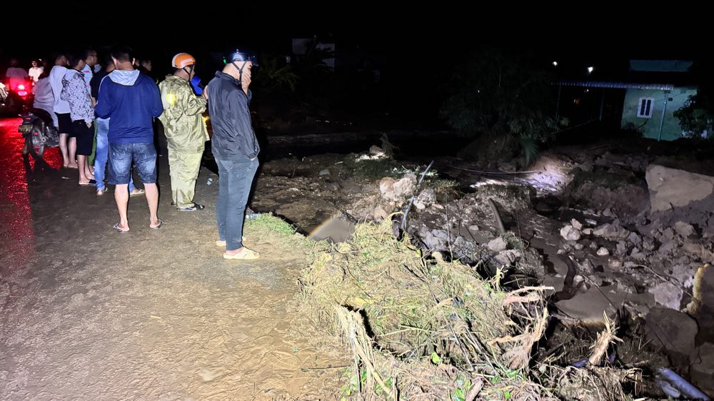 Vi tri be gai bi cuon troi mat tich. Anh: Duy Tuan