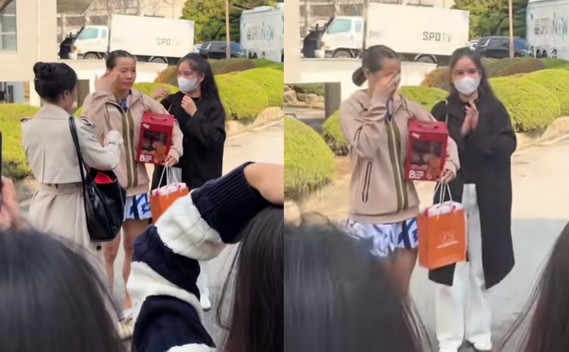 Thuy Linh bat khoc truoc tinh cam cua nguoi ham mo Viet Nam tai Han Quoc. Anh: Cat tu video