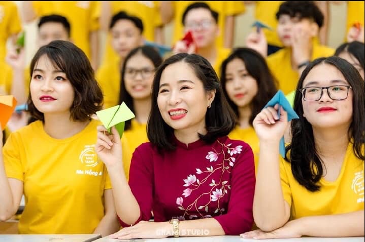 When the remuneration policy is improved, teachers will have more motivation to contribute. Photo: Van Trang