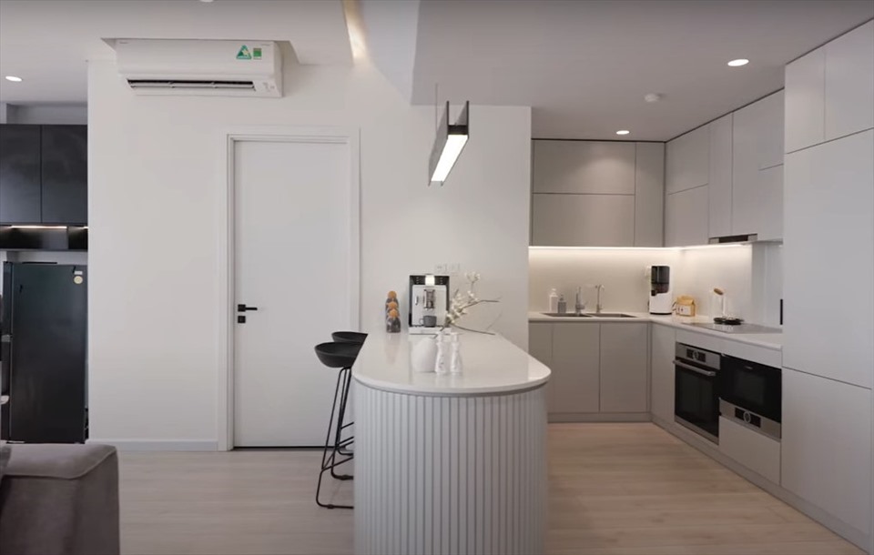 家の掃除に基本原則を適用すると、家族の生活空間を常に風通しがよく清潔に保つことができます。写真: フイン・フオン