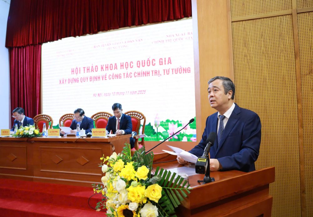 Pho Truong Ban Tuyen giao va Dan van Trung uong Ngo Dong Hai phat bieu de dan Hoi thao. Anh: Tran Vuong