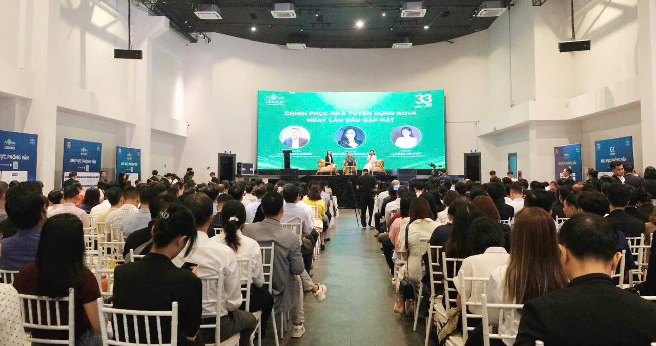 Overview of the seminar "Winning over Nova employers at first meetings" at the 1st NovaGroup Talent Conference 2025 with the participation of hundreds of candidates. Photo: NovaGroup