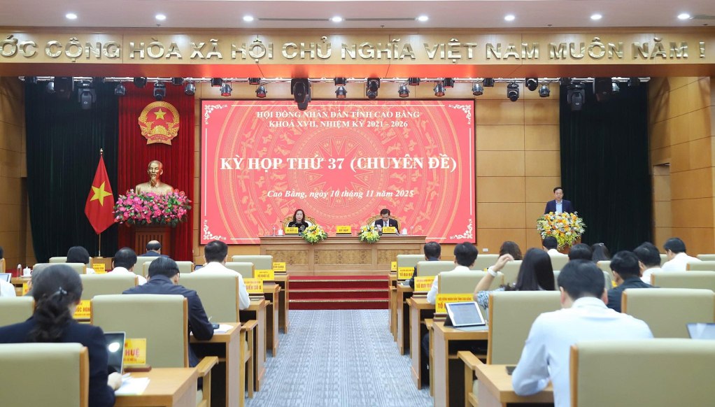 The People's Council has just approved decisions on personnel and adjustment of public investment capital plans. Photo: Dieu Linh