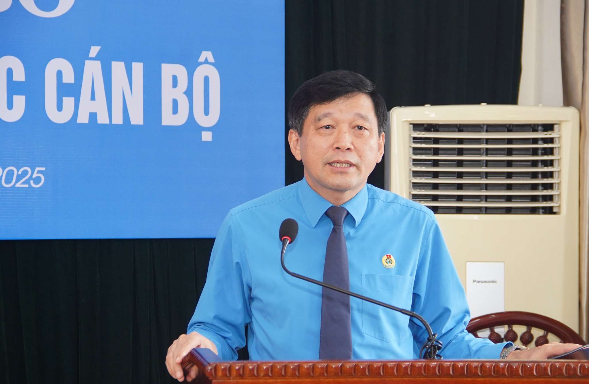 Chu tich LDLD tinh Nghe An phat bieu giao nhiem vu. Anh: Duy Chuong