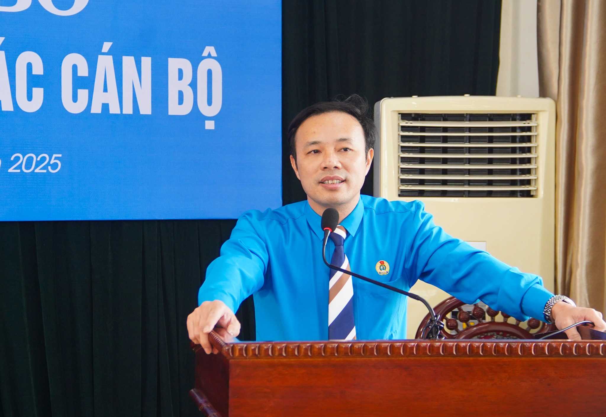 Ong Cao Nguyen Hung - Pho Chu tich LDLD tinh Nghe An phat bieu nhan nhiem vu. Anh: Duy Chuong