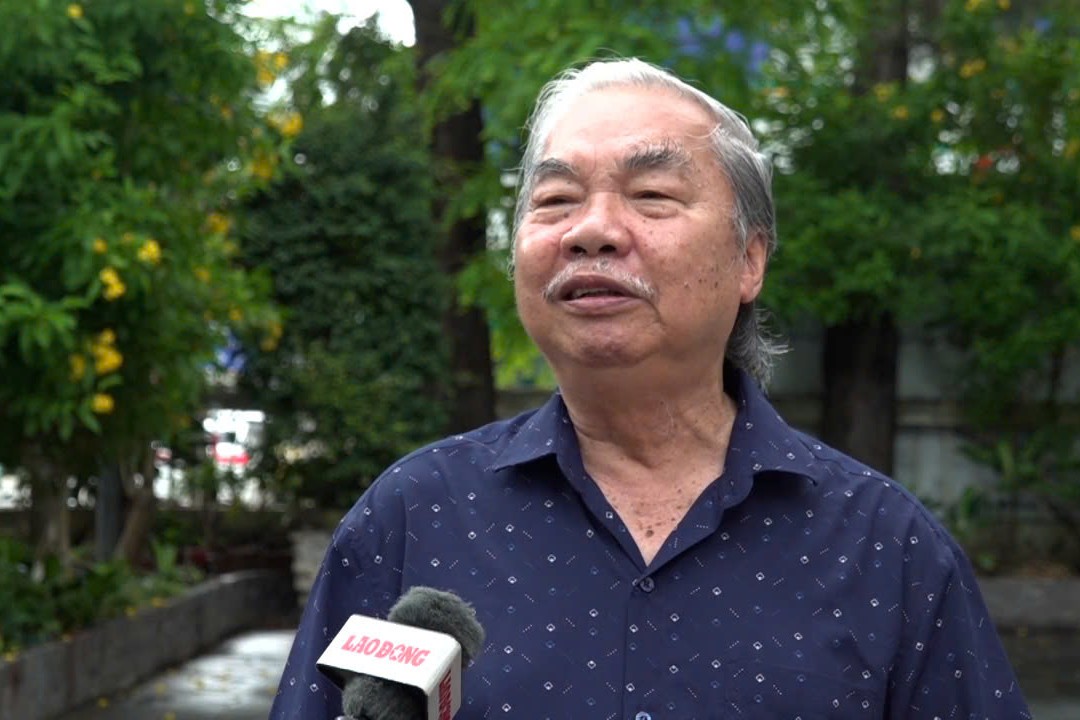 Nha nghien cuu van hoa, soan gia Nham Hung. Anh: Ta Quang