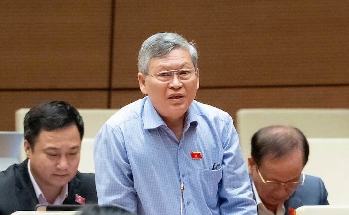 Dai bieu To Van Tam kien nghi ho tro cho phu nu sinh du 2 con o tat ca cac do tuoi. Anh: Media Quoc hoi