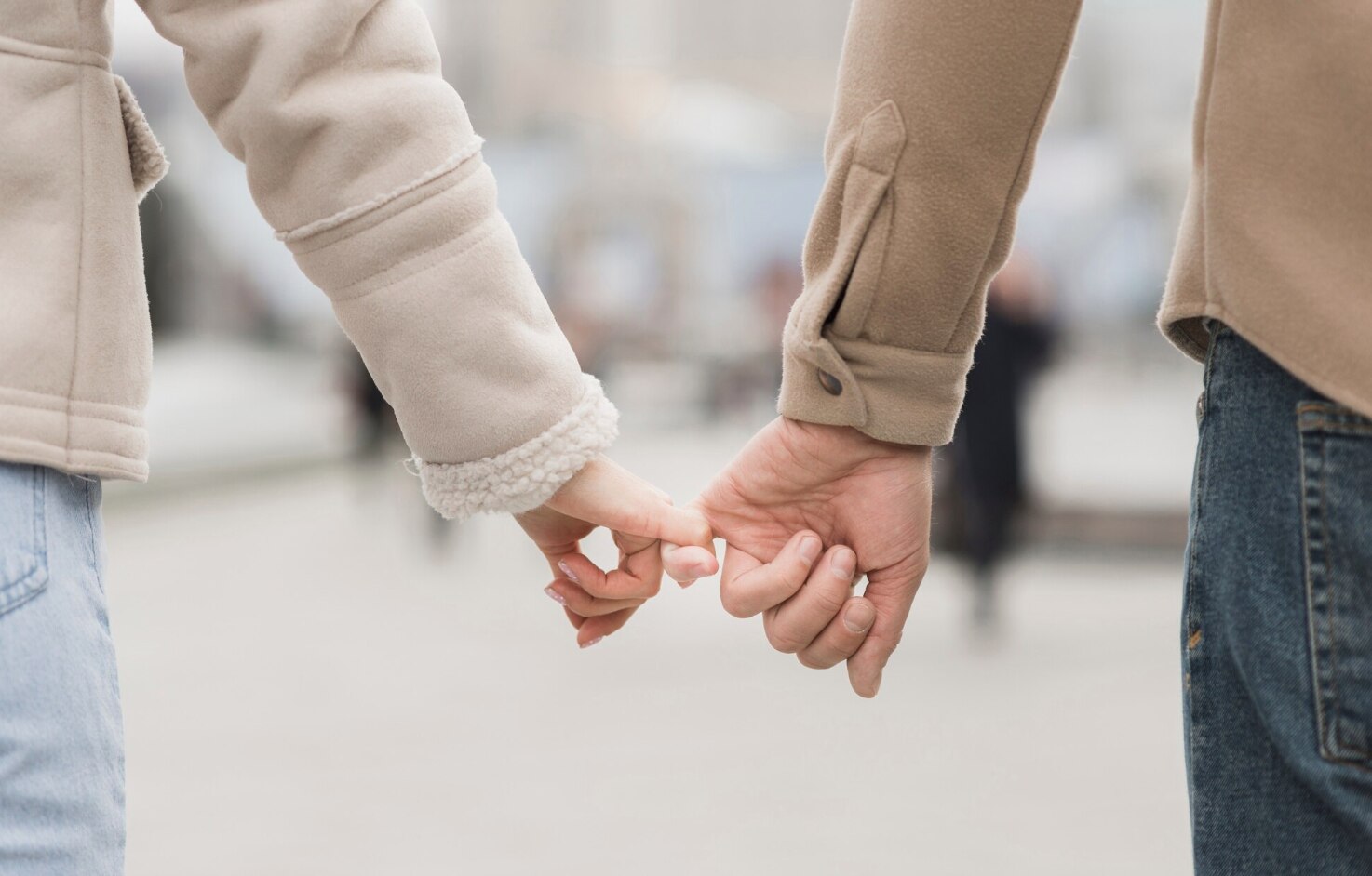 The things that make marriage increasingly distant. Photo: Thuy Duong