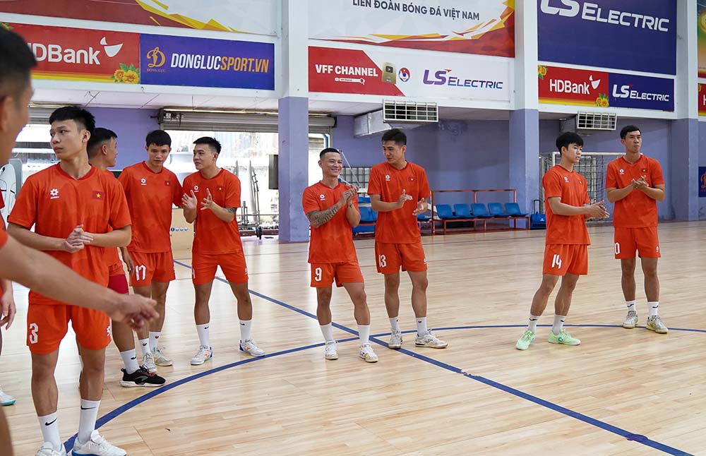 Tuyen futsal Viet Nam chao don su tro lai cua nhieu tru cot. Anh: VFF