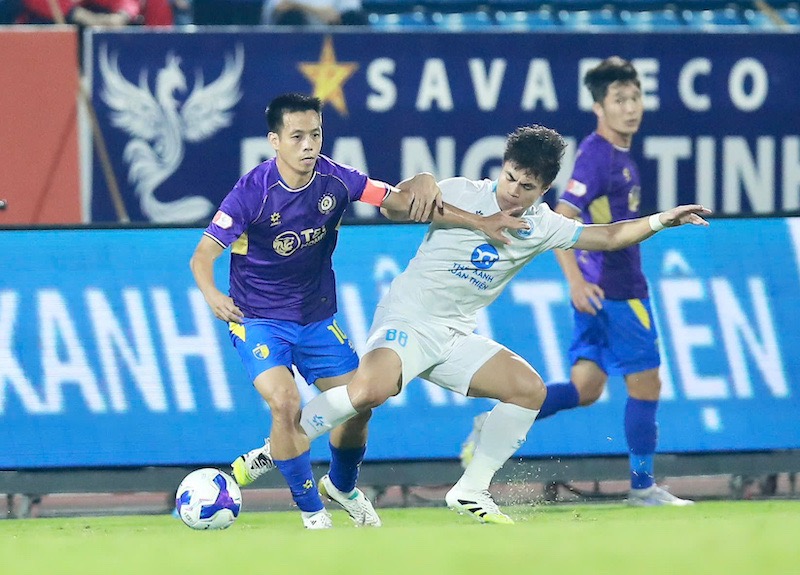 Nam Dinh va Ha Noi deu co ban thang trong hiep 1. Anh: HNFC